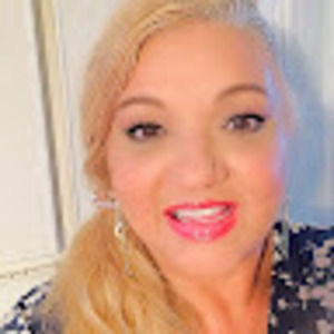 Meet your Posher, Elena elisabeth